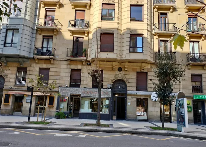 Wonderful Con Bano Homestay San Sebastian